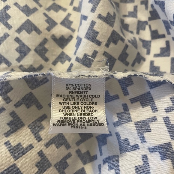 Liz Claiborne blue & white print short sleeve button down blouse size 4X - Picture 4 of 4